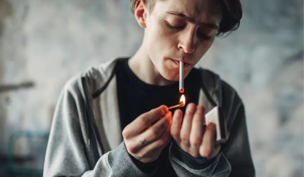 dadc1826-9037-42d4-85e9-38db8e7c7becwebp - Lynk Diagnostics man smoking methamphetamine